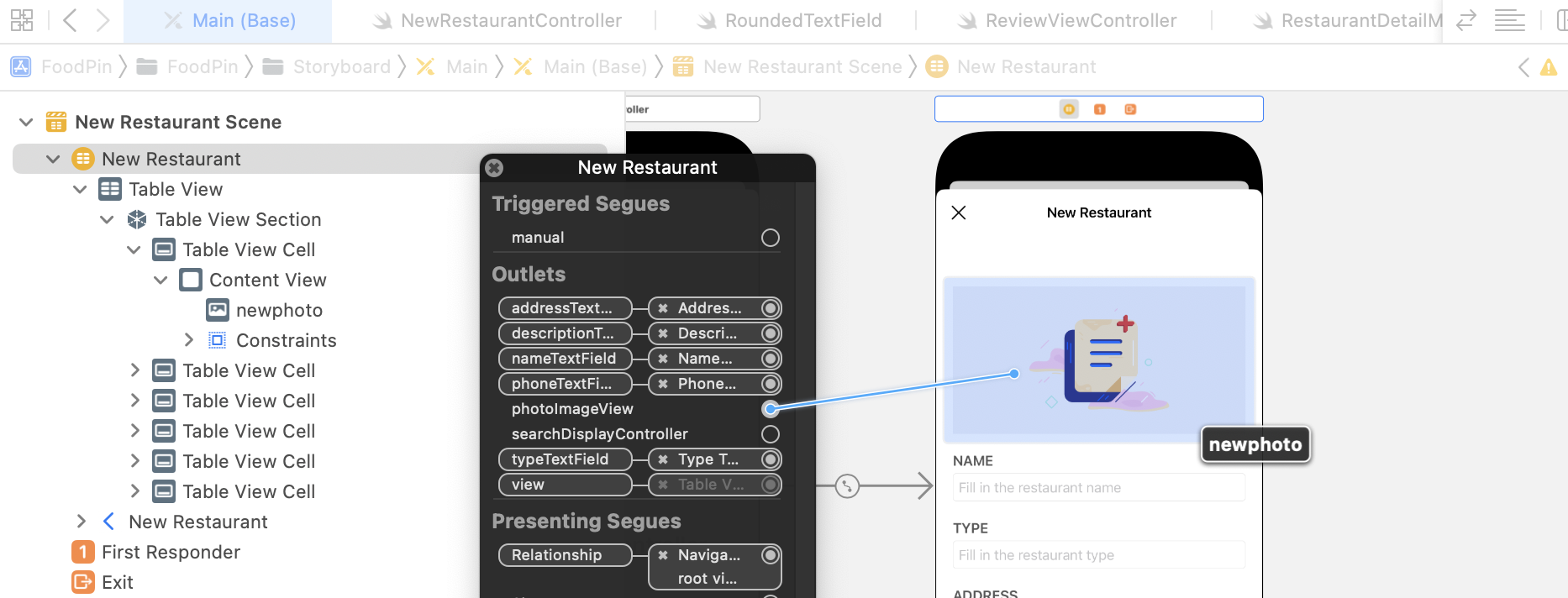 Figure 18-18. Establishing a connection between the image view and the outlet variable
